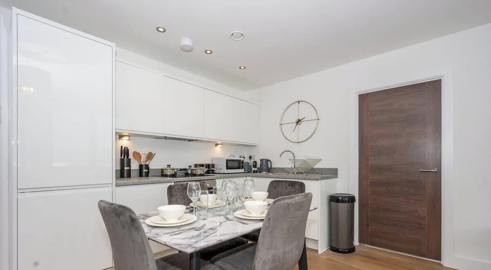 Kitchen & Dining at Valore Property Services Short Lets & Serviced Accommodation