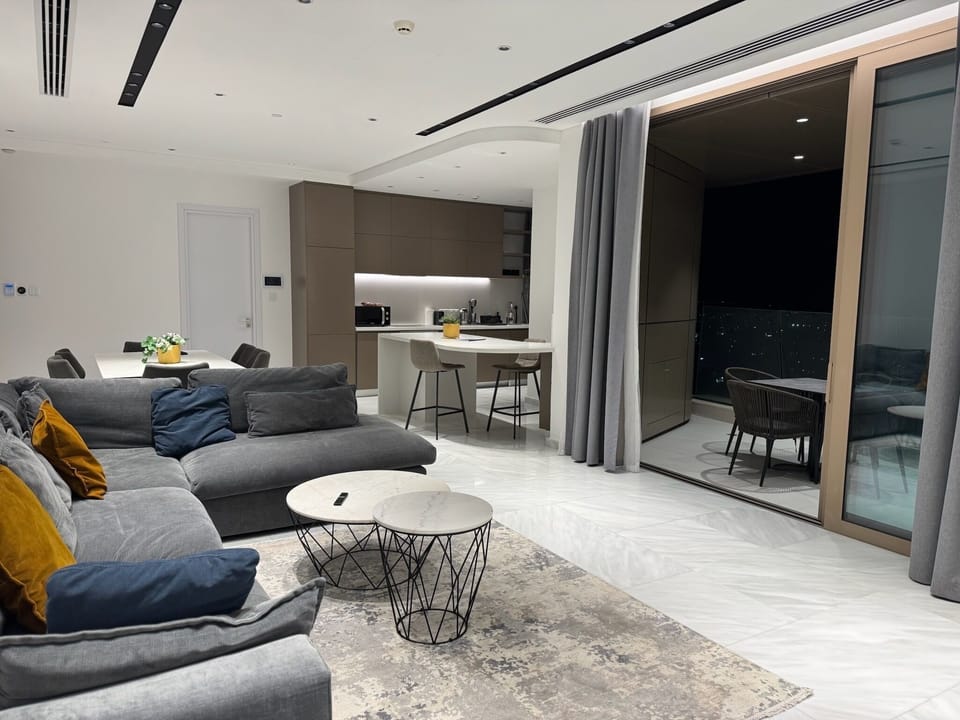 Living Room (2)