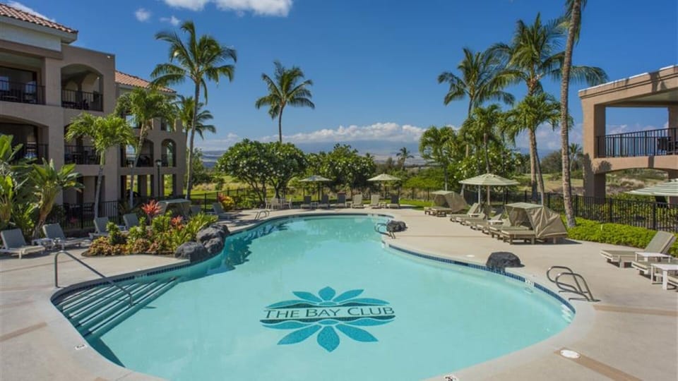 The Bay Club, a Hilton Grand Vacations Club_3.jpg