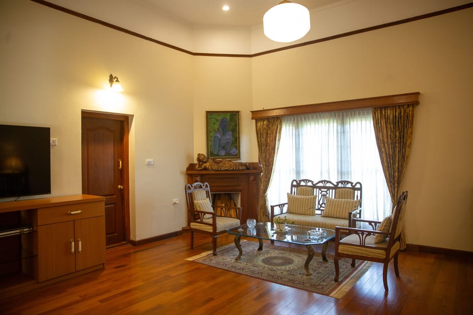Double Room | In-room safe, desk, soundproofing, iron/ironing board