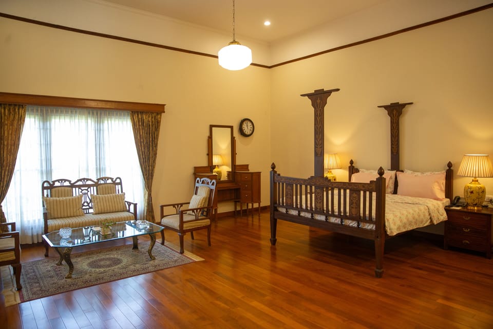 Double Room | In-room safe, desk, soundproofing, iron/ironing board