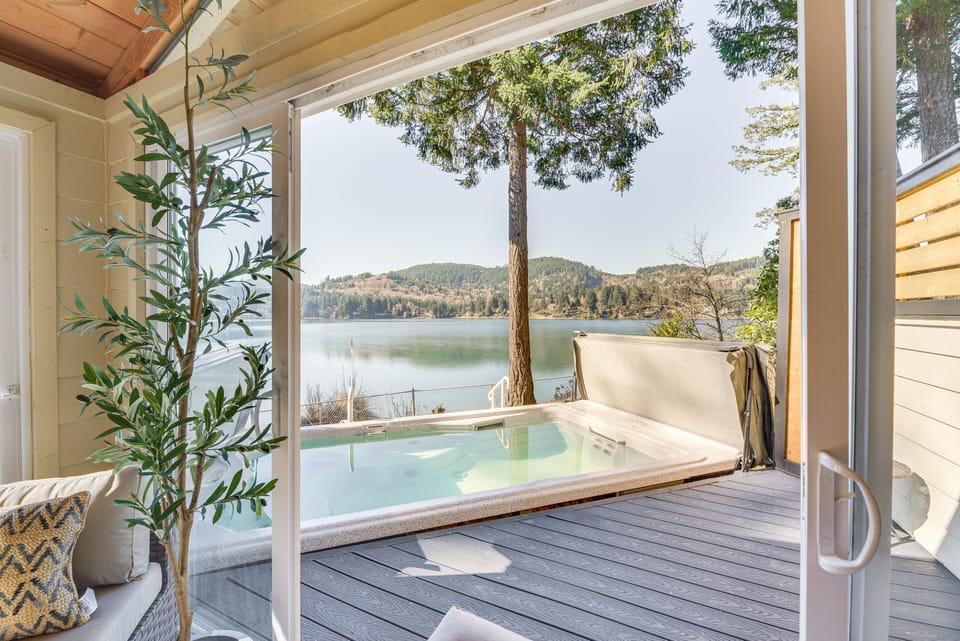 8-Person Hot Tub | Outdoor Seating | Fire Pit | Bay Views