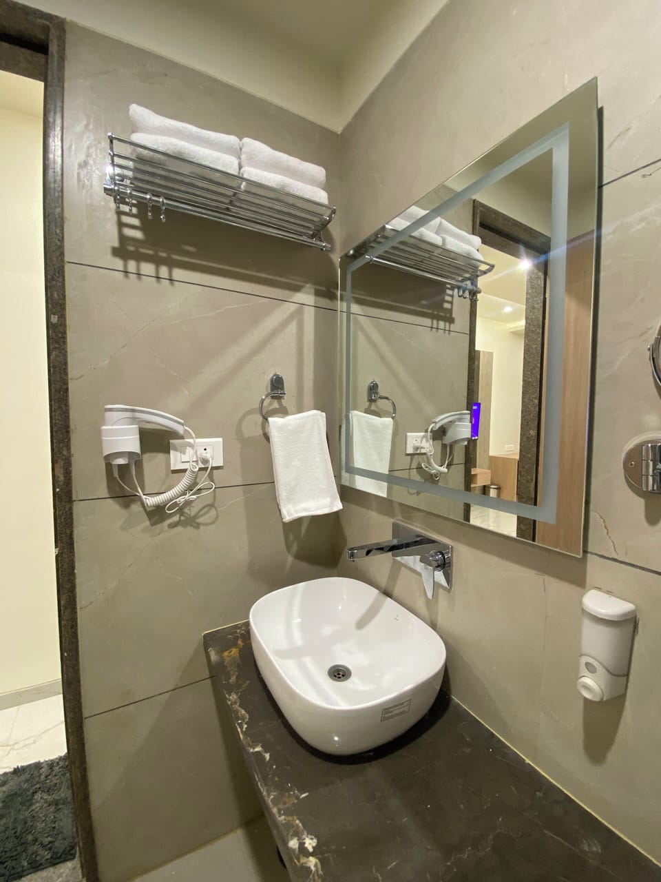 Executive Room, 1 Double Bed | Bathroom