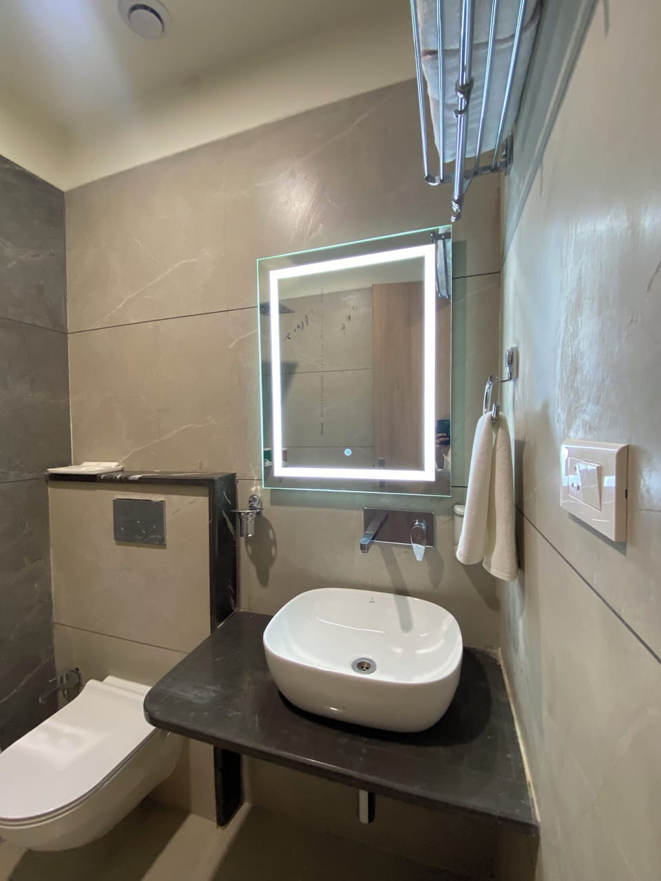 Premium Room, 1 Double Bed | Bathroom