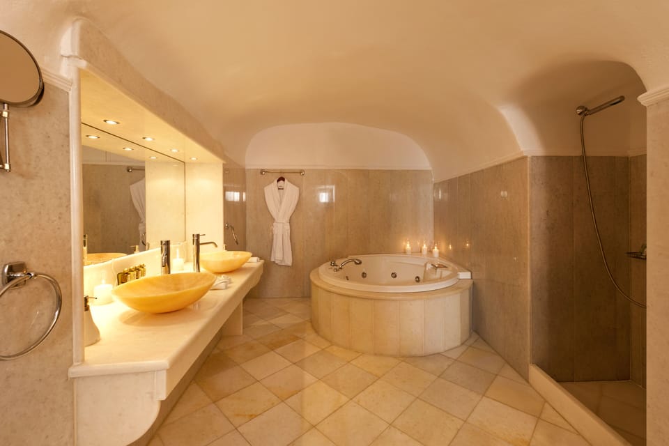 Room | 1 bedroom, in-room safe, free WiFi