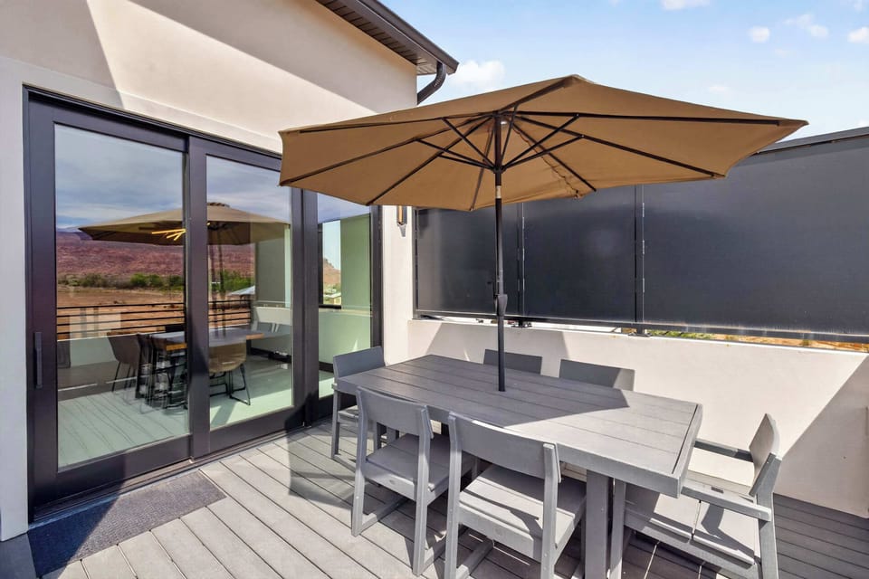 Outdoor Patio 