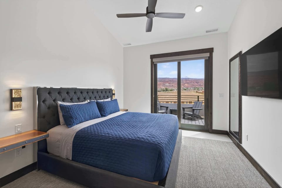 Master Bedroom (King)