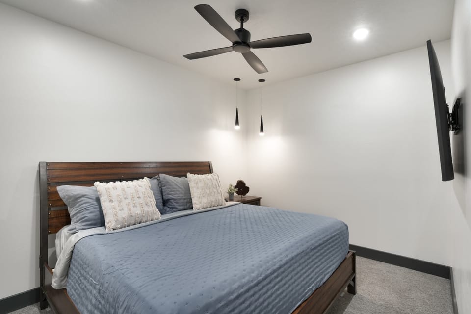 Guest Bedroom #1