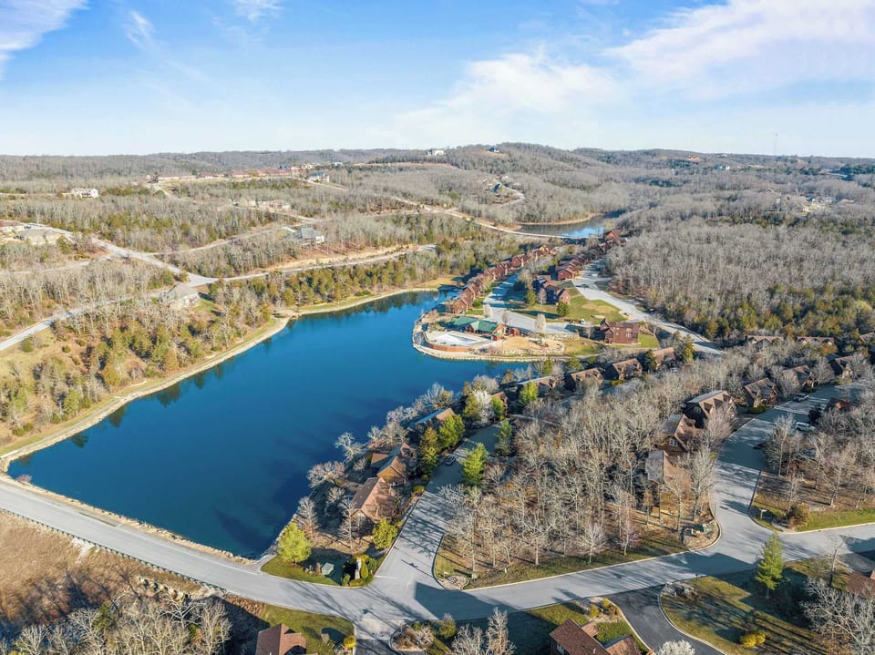 Located in StoneBridge Village by Forest Lake!