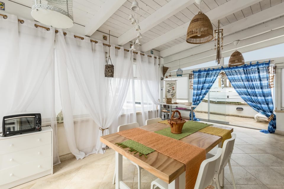 Apartment | Dining room