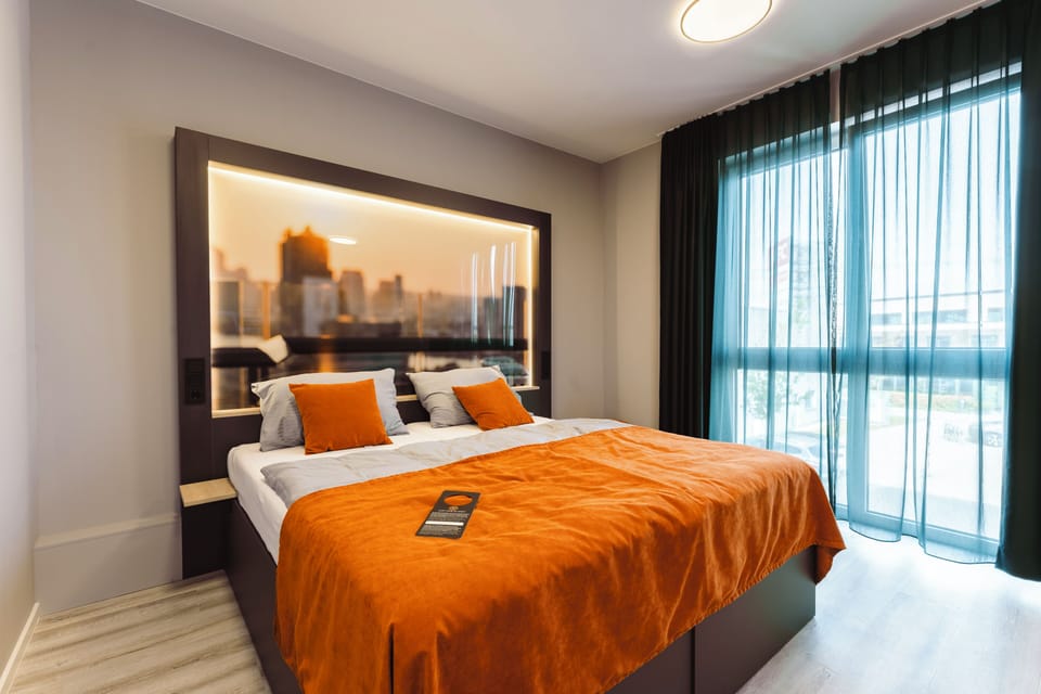 Large Studio | WiFi (free), bed sheets
