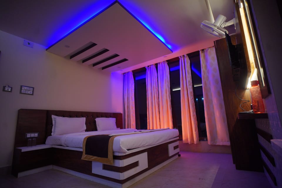 In-room safe, iron/ironing board, free WiFi