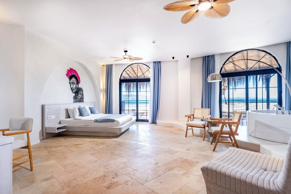 Panoramic Double Room | Bathroom | Shower, hair dryer, towels, soap