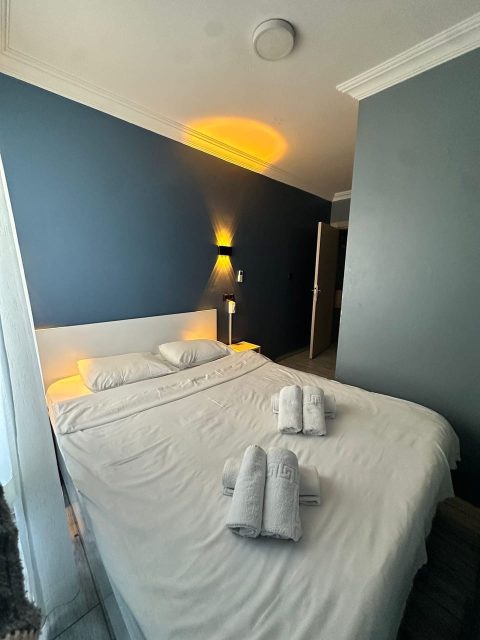 Economy Suite | Laptop workspace, blackout drapes, iron/ironing board, free WiFi