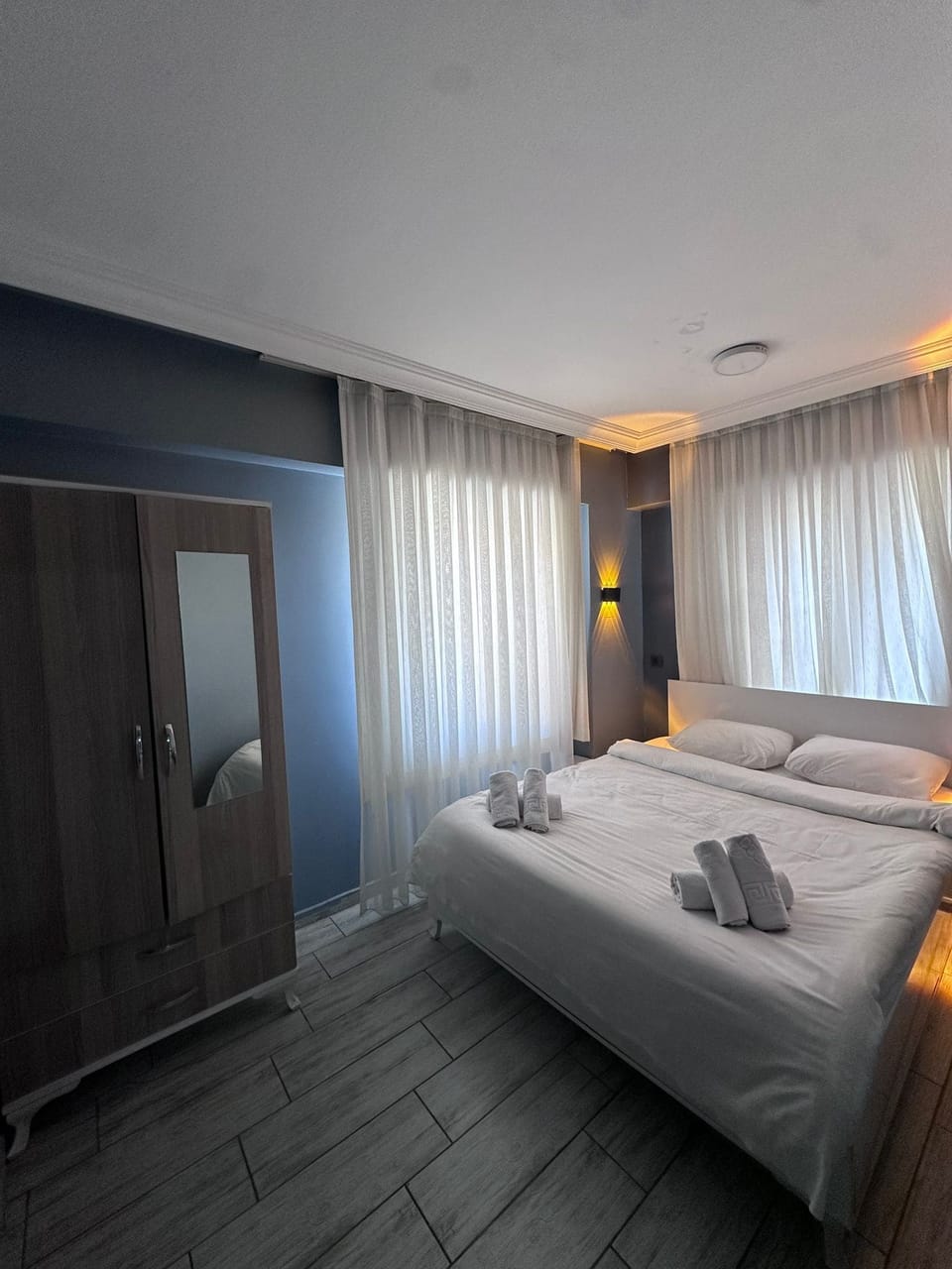 Family Suite | Laptop workspace, blackout drapes, iron/ironing board, free WiFi