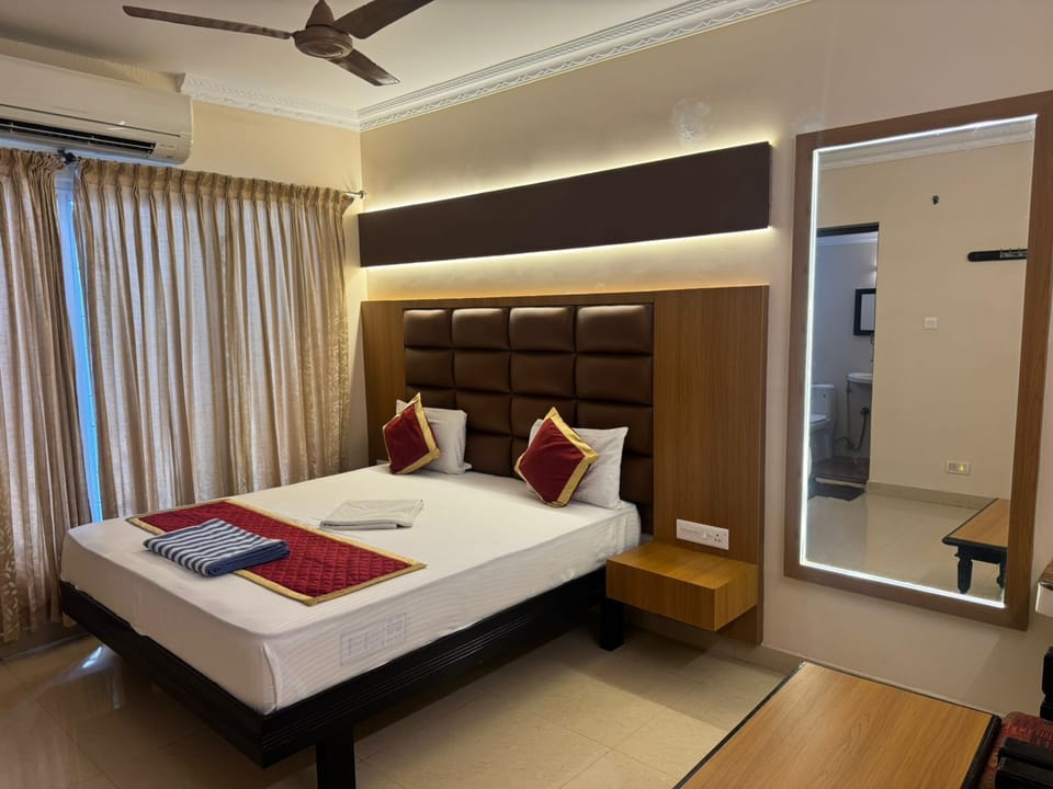Standard AC | Soundproofing, free WiFi, bed sheets