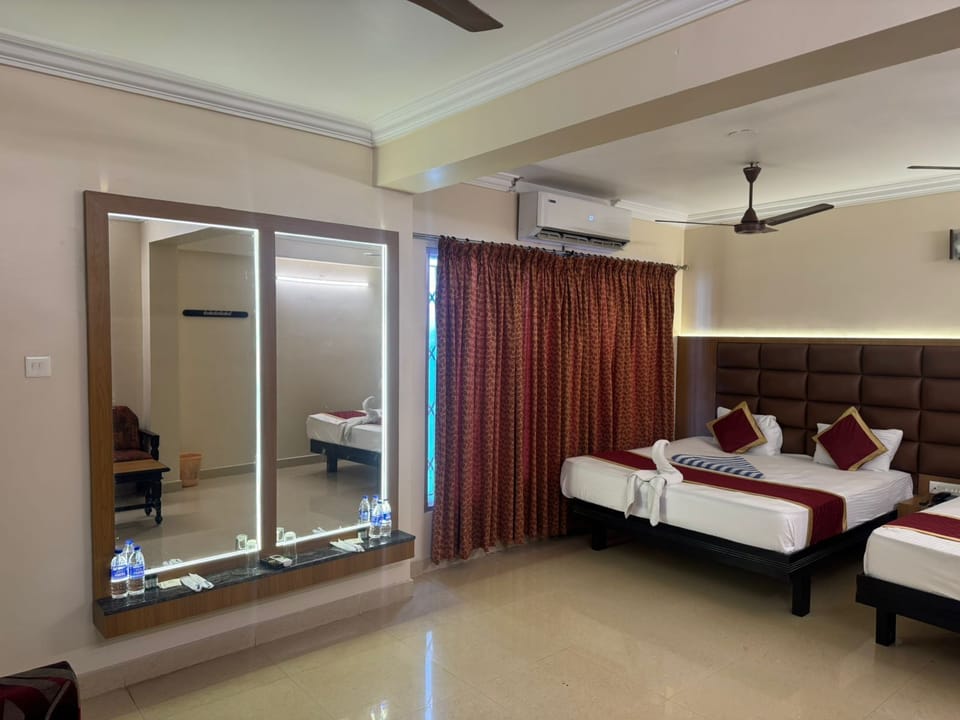 Family Twin Room | Soundproofing, free WiFi, bed sheets