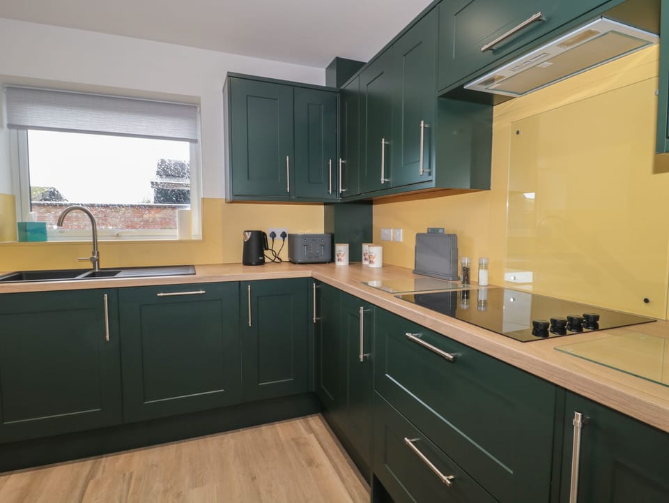 Dishwasher, electric kettle, cookware/dishes/utensils
