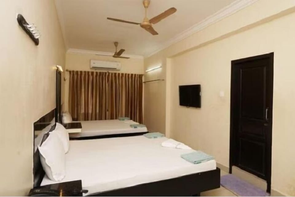 FAMILY TWIN BEDDED AC | Soundproofing, bed sheets