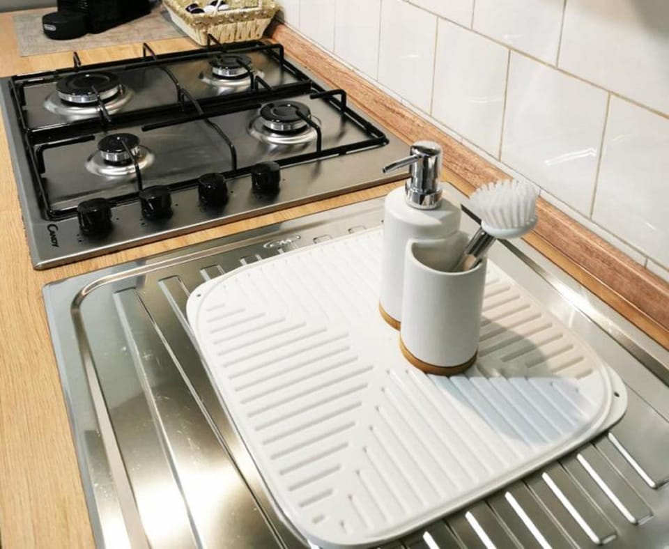 Comfort Apartment | Private kitchen | Full-size fridge, microwave, oven, stovetop
