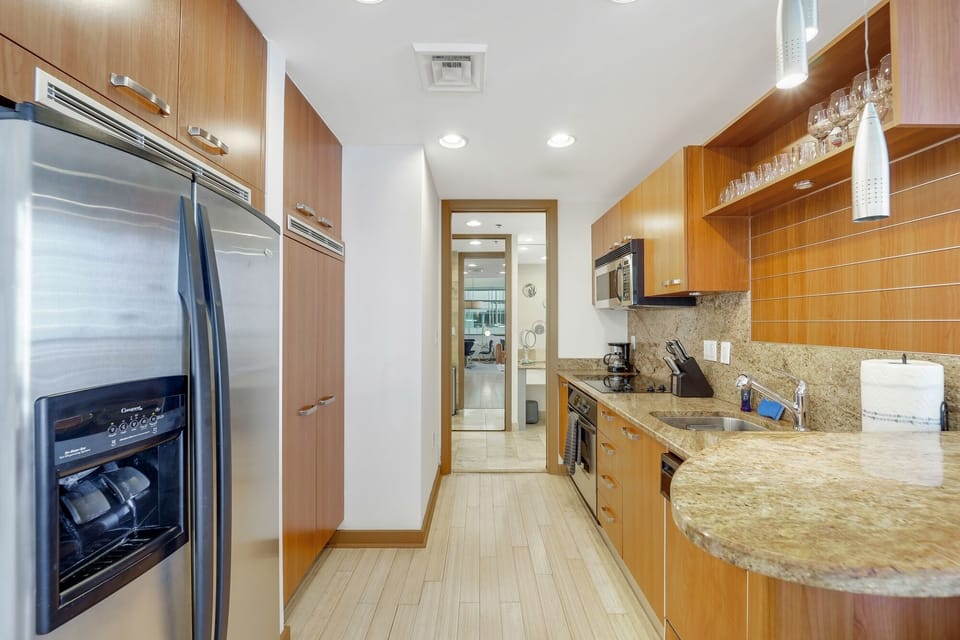 Deluxe Apartment, Non Smoking, Private Bathroom | Private kitchen