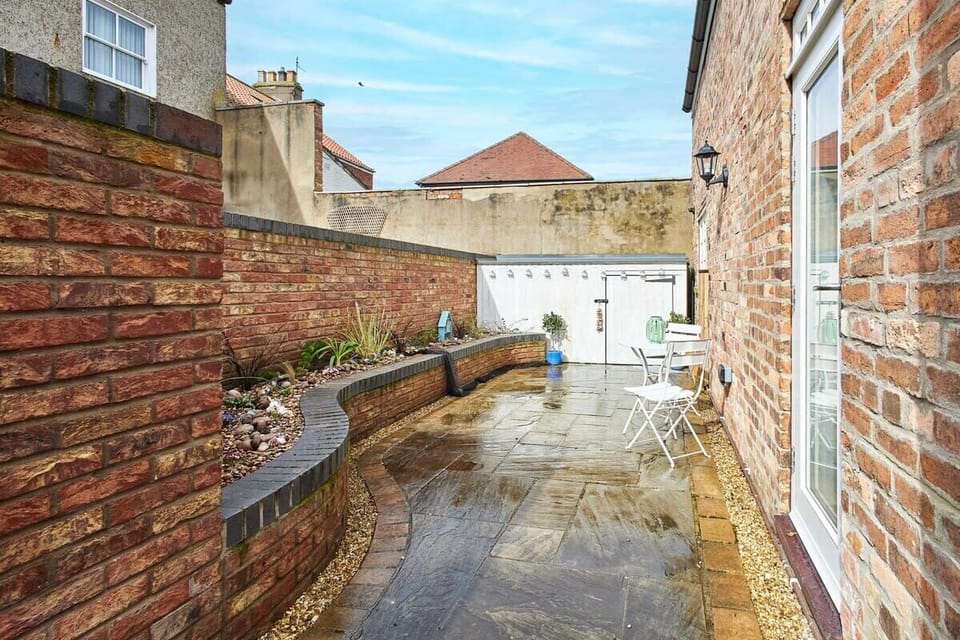 The Snug, Hunmanby - Host & Stay