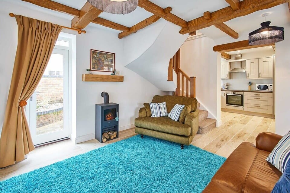 The Snug, Hunmanby - Host & Stay