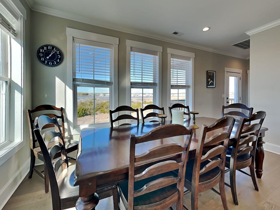 Second Dining Area - Seating for 9 + High Chair