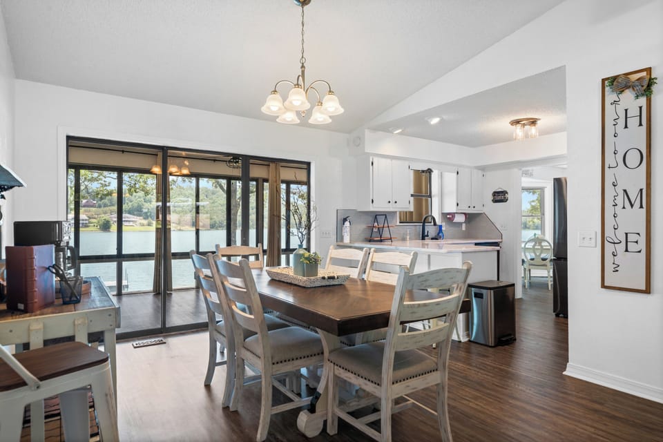 Dining area also has nice view of the sun room and lake