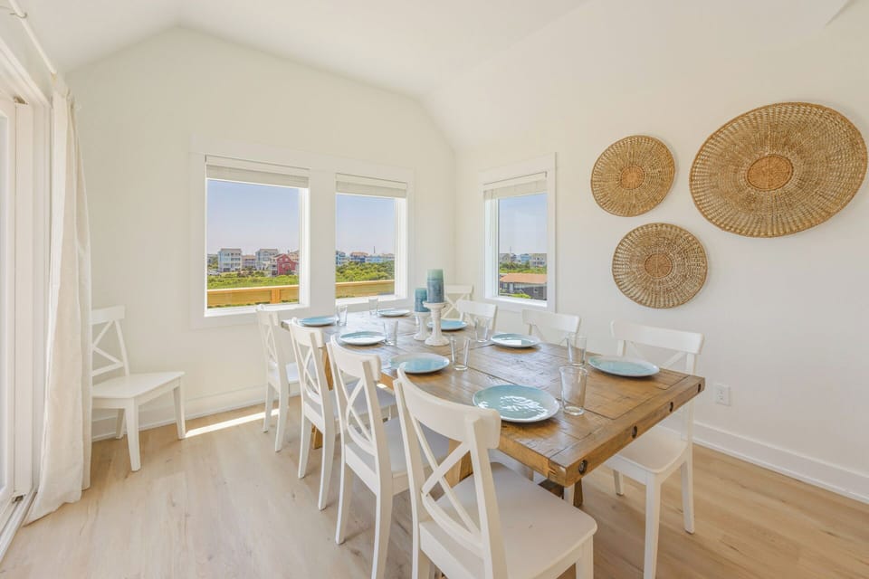 Surf or Sound Realty - 1195 - September Sessions - Dining Area -2