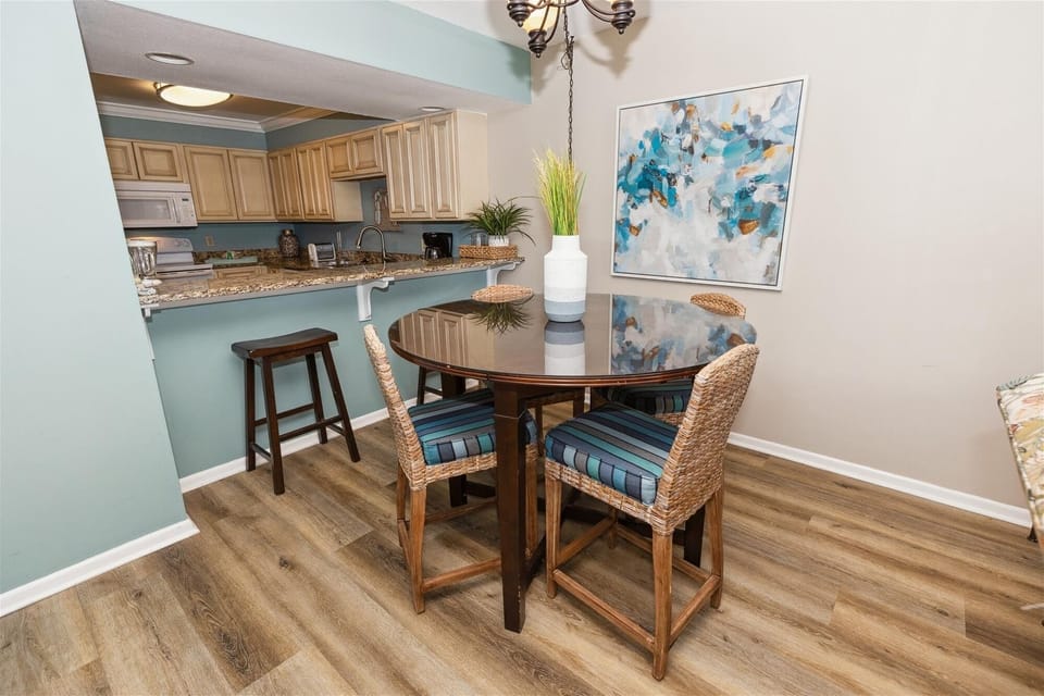 Condo, 1 Bedroom | Dining