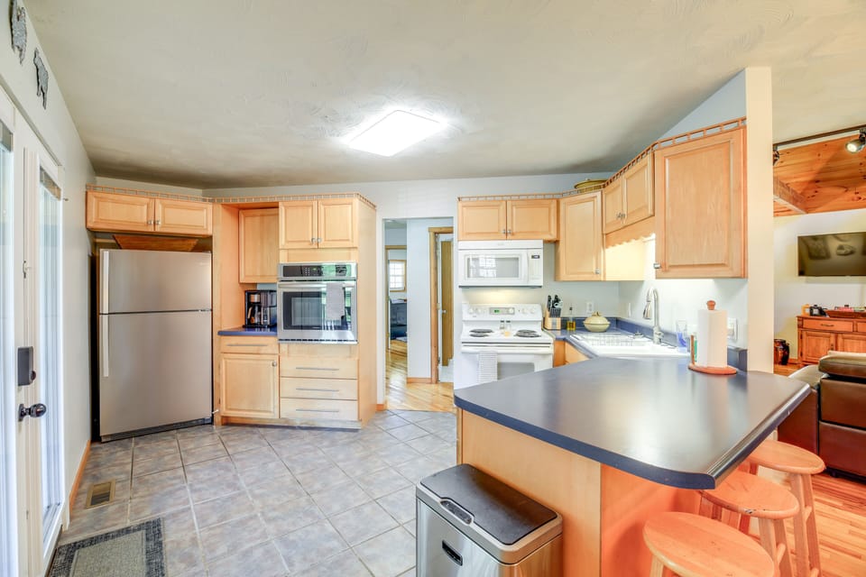 House (3 Bedrooms) | Interior