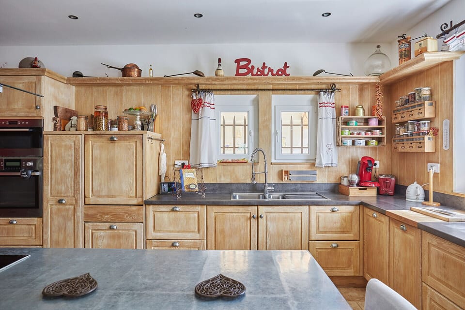 Spacious holiday home in the heart of Provence