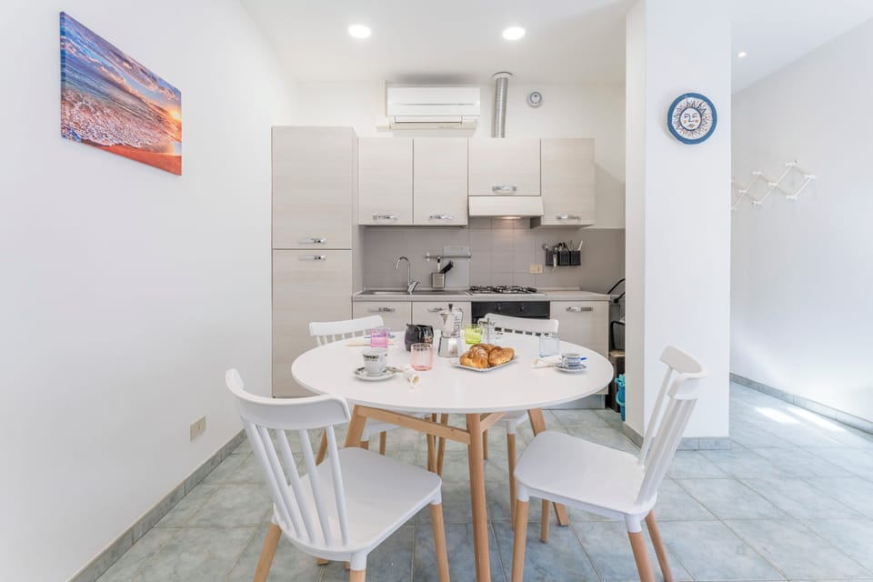 Apartment, City View | Private kitchen | Oven, espresso maker, toaster, cookware/dishes/utensils