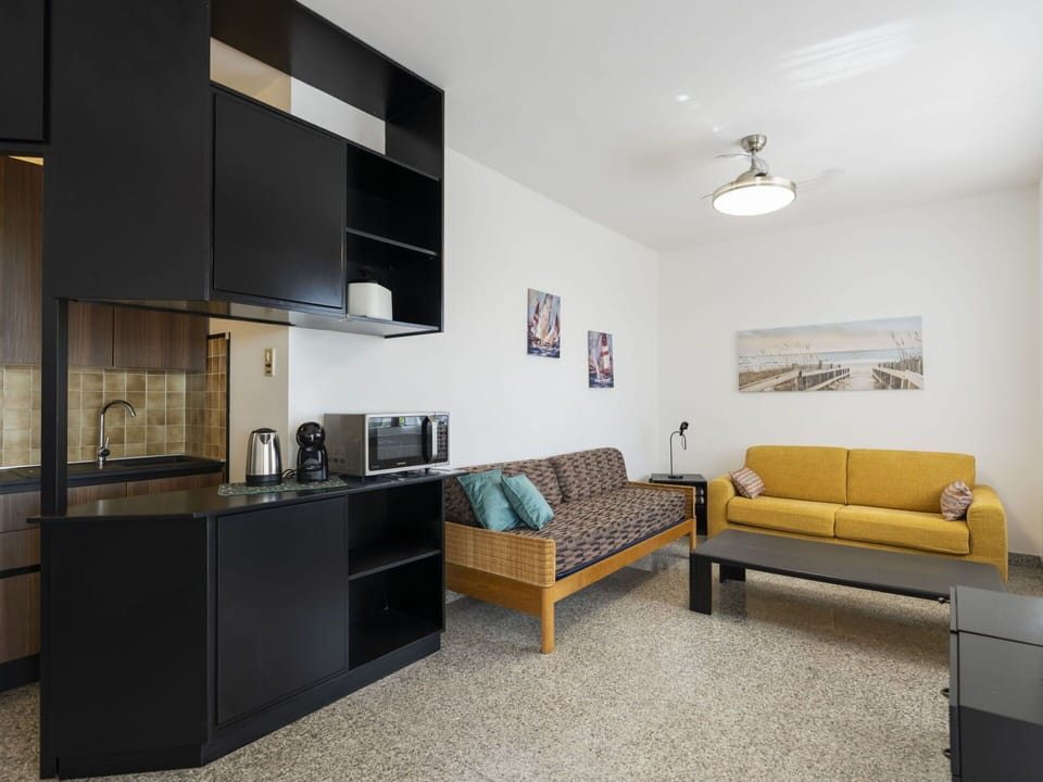 Sky, Furniture, Cloud, Plant, Table, Building, Chair, Interior Design, Tree, Urban Design