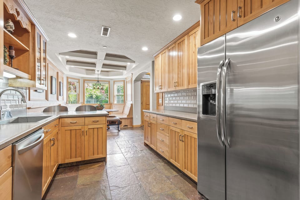 Well equipped kitchen