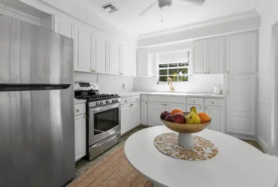 Eat in kitchen