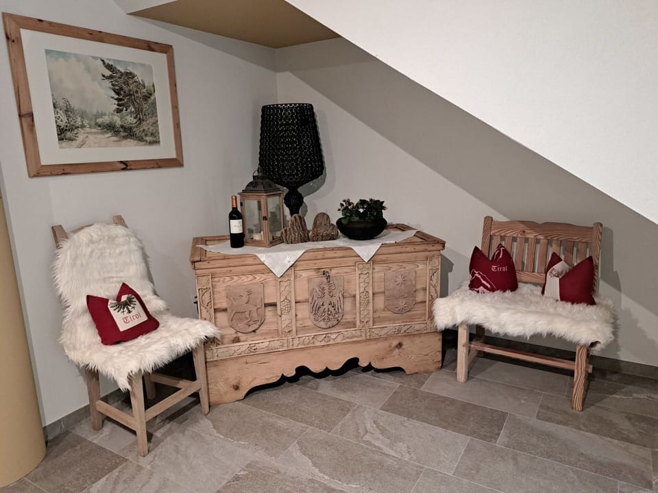 Furniture, Property, Comfort, Wood, Textile, Picture Frame, Interior Design, Pillow, Floor, Living Room