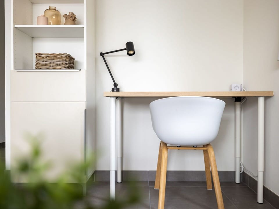 Product, Plumbing Fixture, Wood, Shelf, Table, Bathroom Sink, Interior Design, Chair, Floor, Rectangle