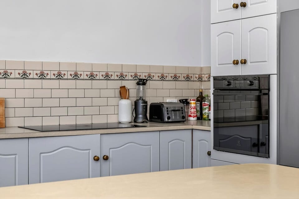Well-equipped kitchen with all the essentials