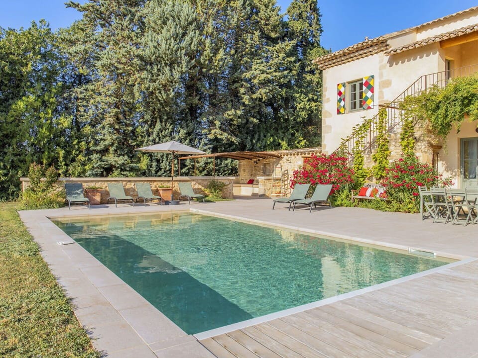Water, Plant, Building, Azure, Swimming Pool, Sky, Chair, Architecture, Window, Shade