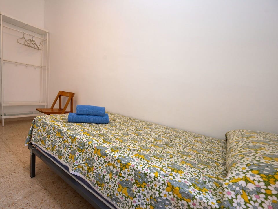 Comfort, Wood, Bed, House, Rectangle, Bed Frame, Flooring, Shade, Building, Hardwood