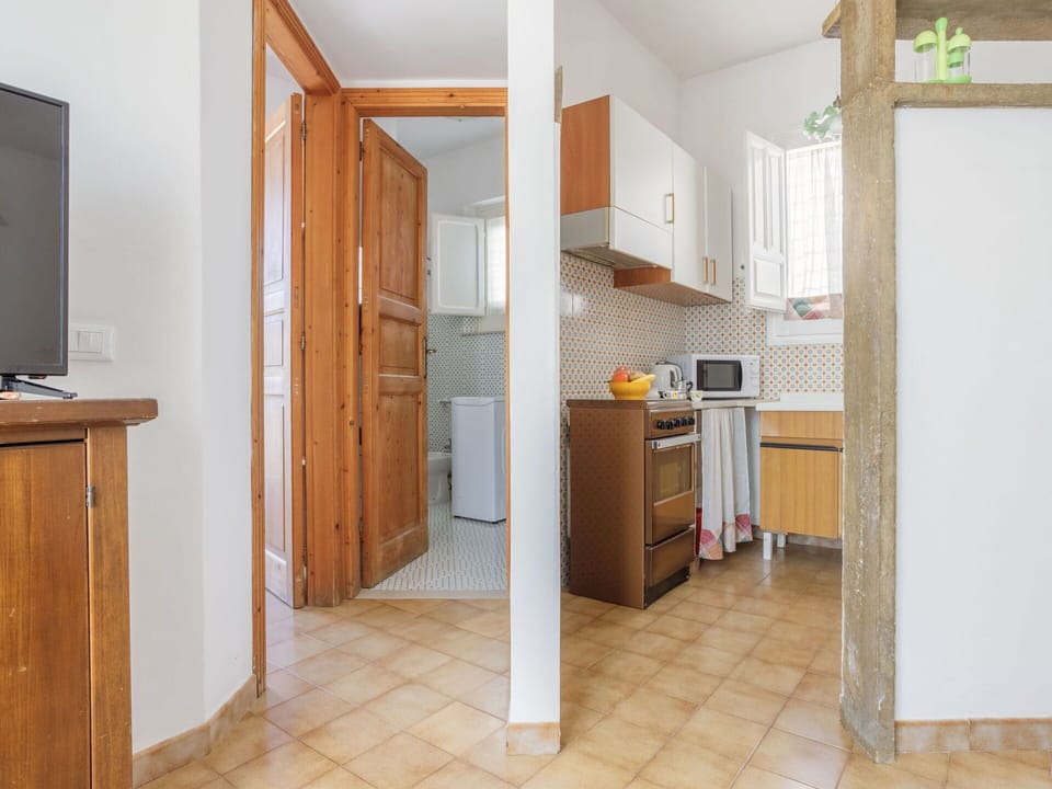 Cabinetry, Furniture, Building, Wood, Door, Interior Design, Flooring, Floor, House