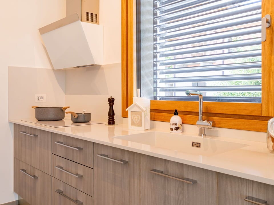 Brown, Cabinetry, Tap, Property, Kitchen Sink, Window, Bathroom Cabinet, Sink, Countertop, Plumbing Fixture