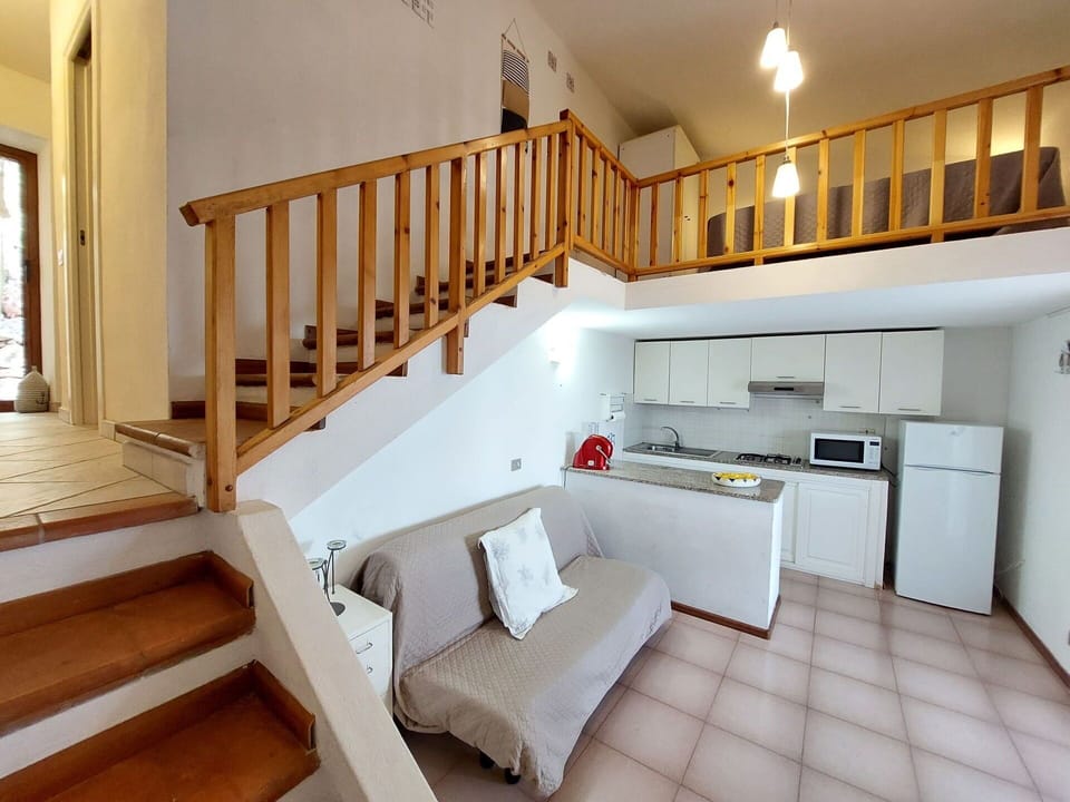 Comfort, Wood, Interior Design, Floor, House, Flooring, Stairs, Real Estate, Couch