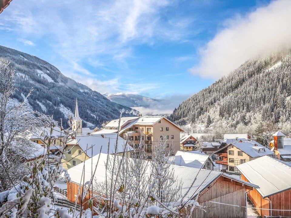 Cloud, Sky, Building, Mountain, Snow, Natural Landscape, Slope, House, Tree, Mountainous Landforms