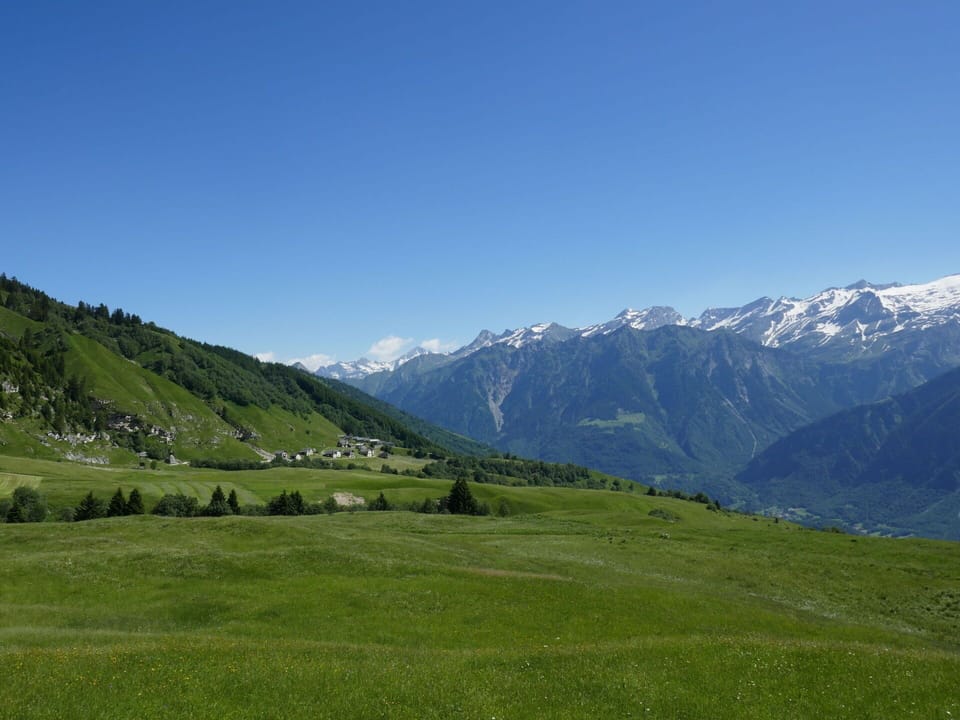 Mountainous Landforms, Mountain, Grass, Hill, Green, Grassland, Natural Landscape, Highland, Mountain Range, Pasture