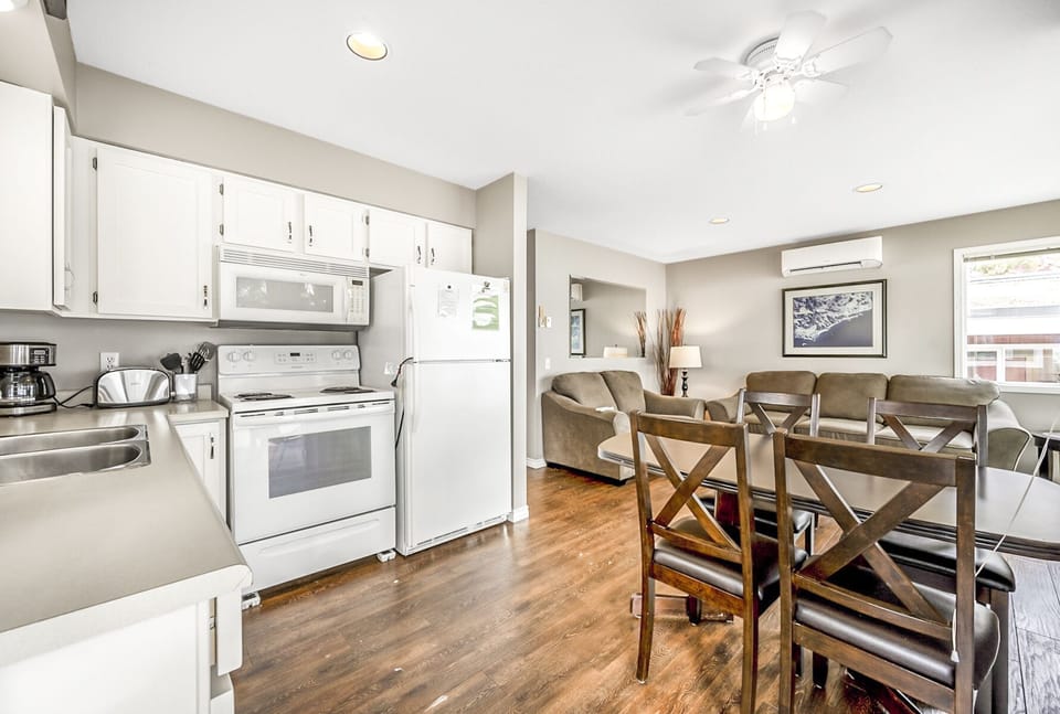 Cabin, Beach View | Private kitchen | Coffee/tea maker, full-size fridge, microwave, oven