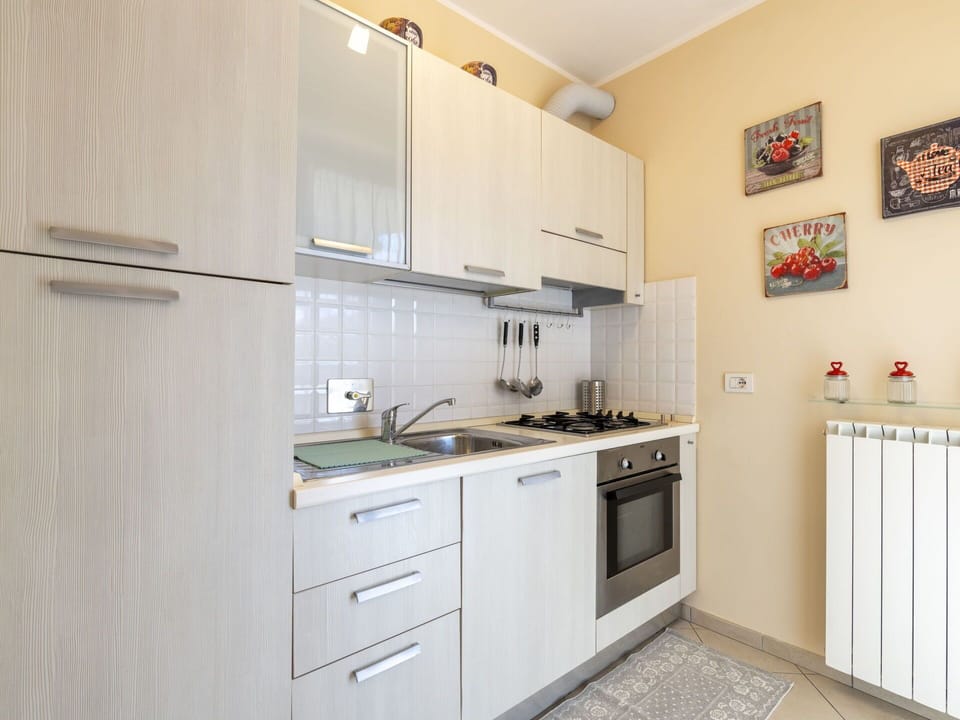 Cabinetry, Countertop, Property, Building, Kitchen Stove, Kitchen Sink, Tap, Kitchen Appliance, Sink, Drawer