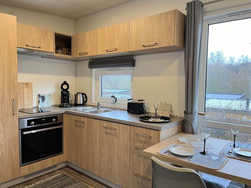 Cabinetry, Countertop, Sink, Property, Kitchen Sink, Tap, Building, Wood, Kitchen, Interior Design